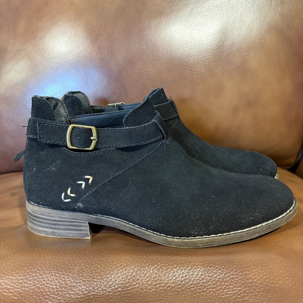 Skechers Sepia Black Sneaker Bootie SZ 10 suede‎ Ankle Boots